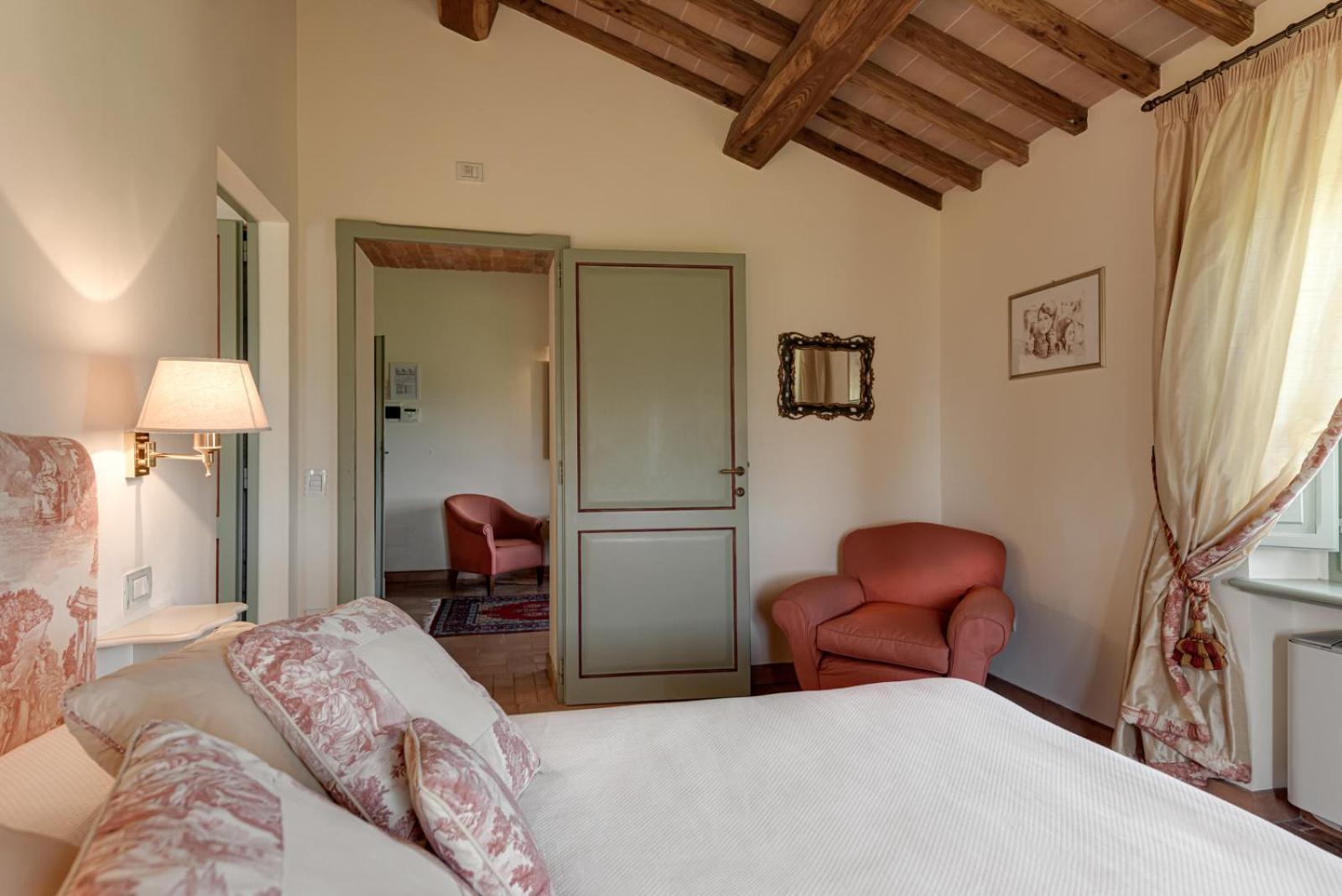 Villa Il Castagno Wine & Resort Siena Exterior photo