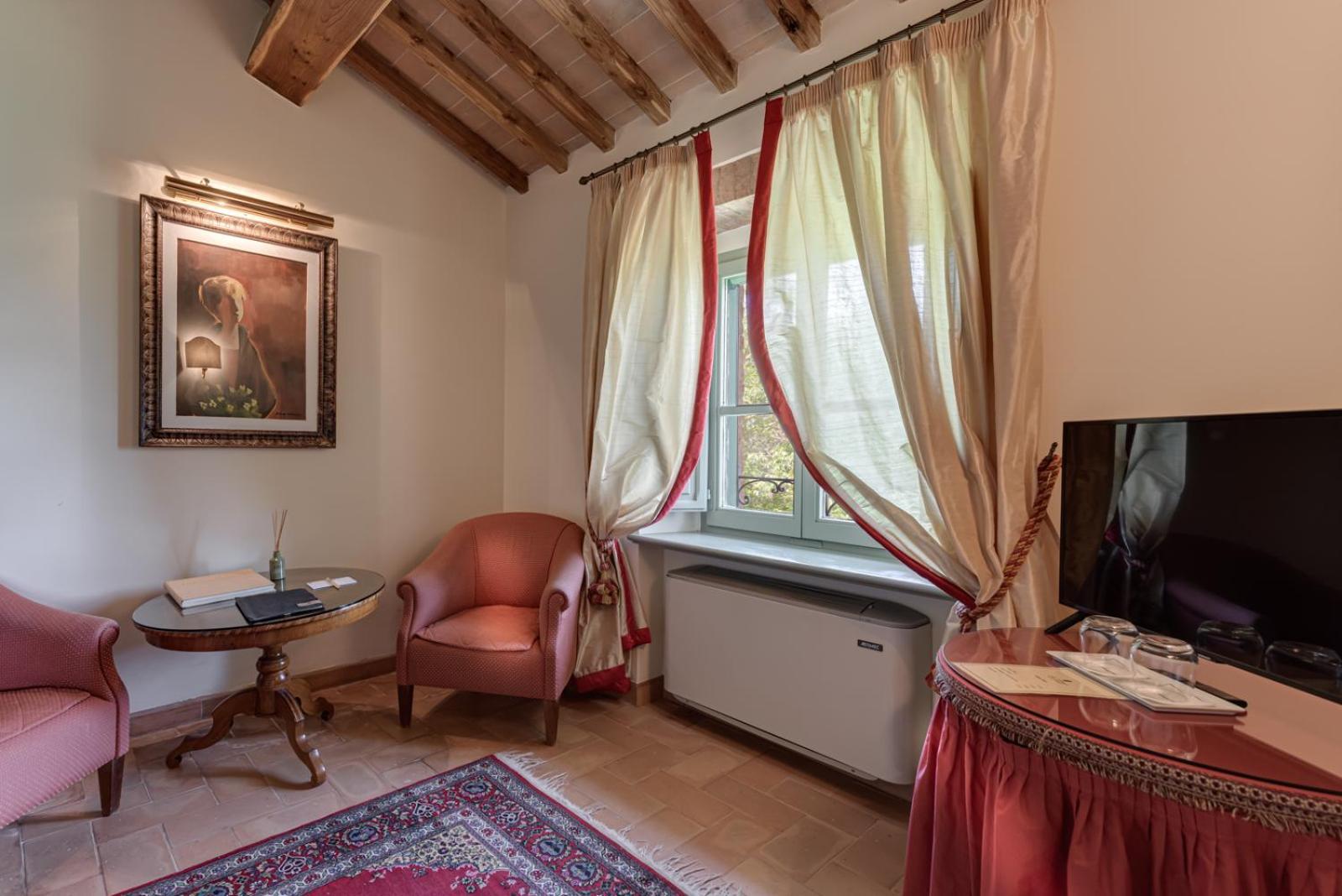 Villa Il Castagno Wine & Resort Siena Exterior photo