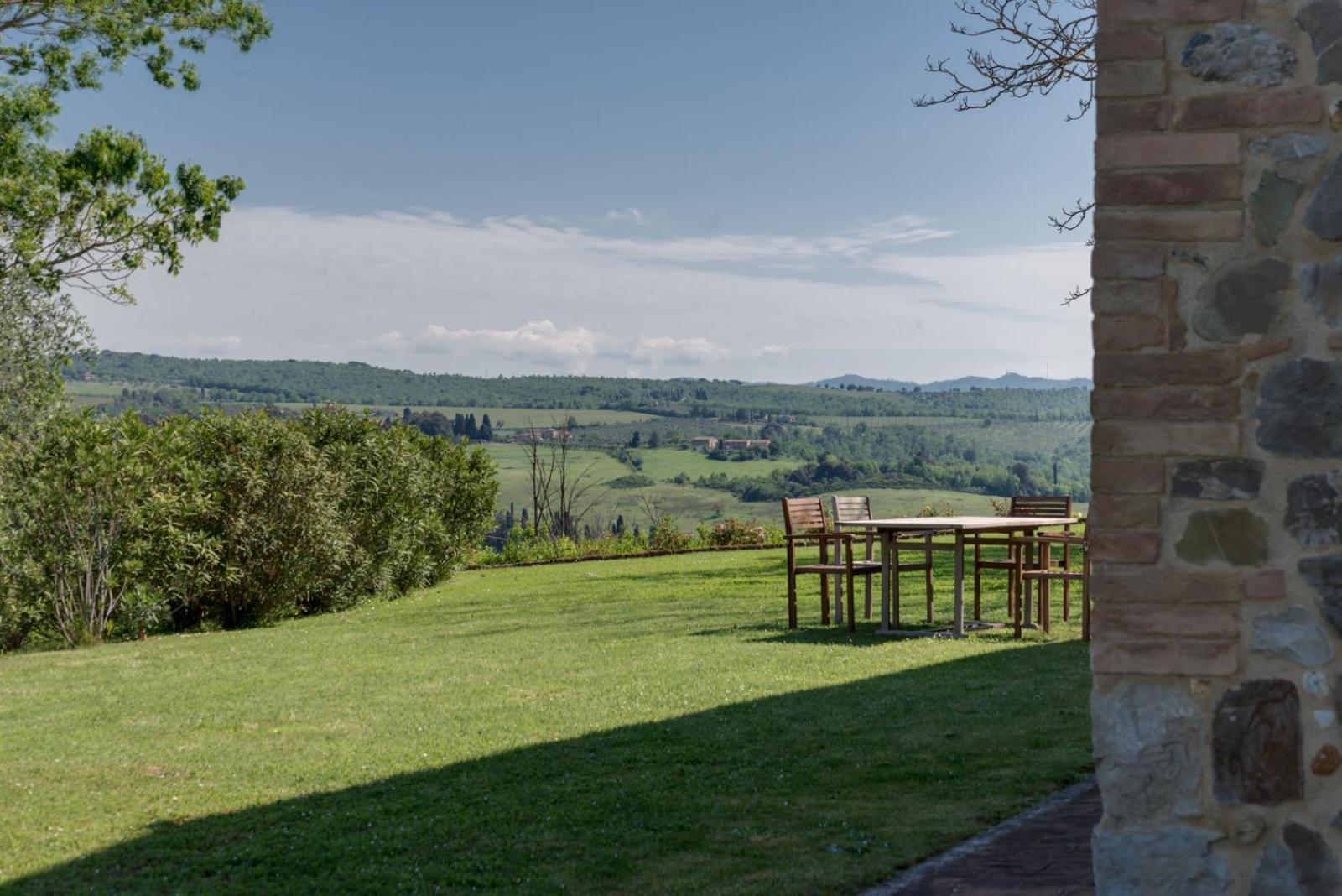 Villa Il Castagno Wine & Resort Siena Exterior photo