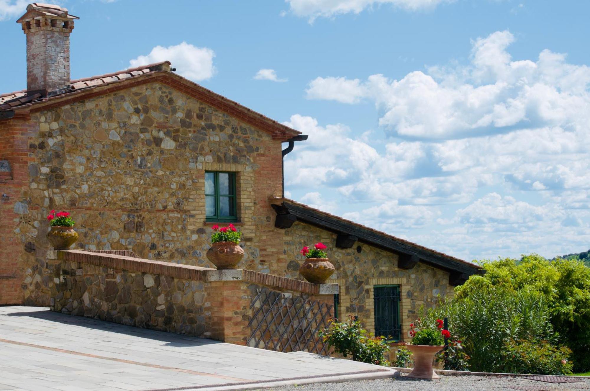 Villa Il Castagno Wine & Resort Siena Exterior photo
