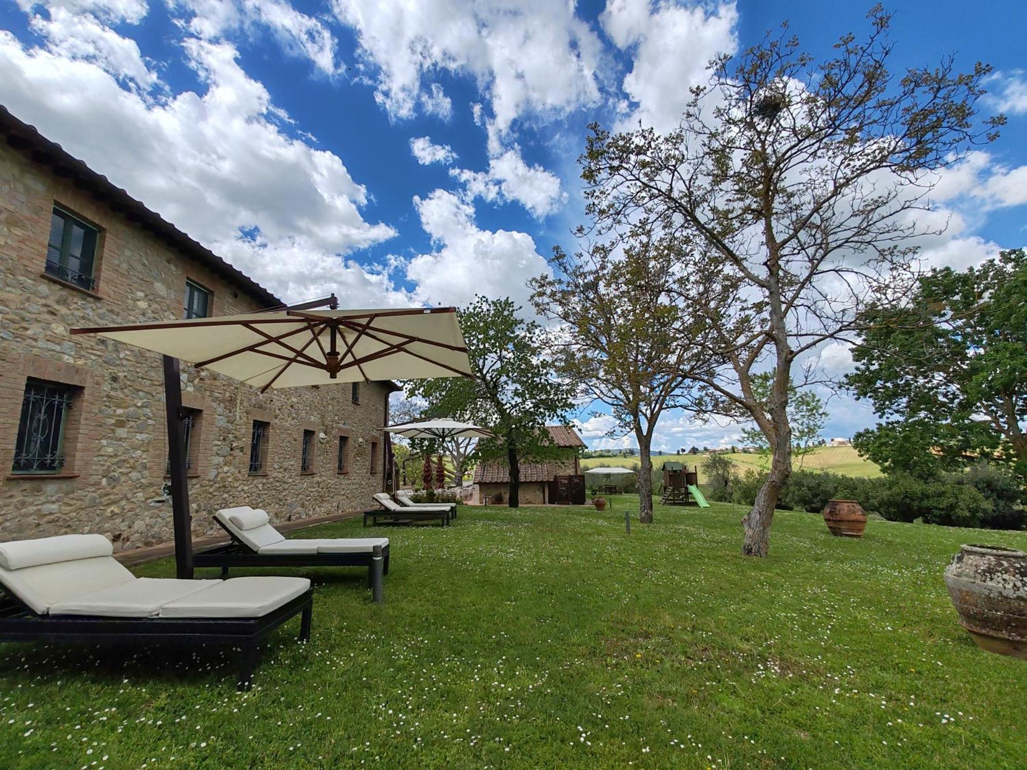 Villa Il Castagno Wine & Resort Siena Exterior photo